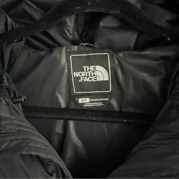 The North Face Down Black Puffer Jacket with Hood and Belt Women Size S - Picture 9 of 9